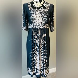 BCBGMaxAzria Navy and White Floral Dress size Medium